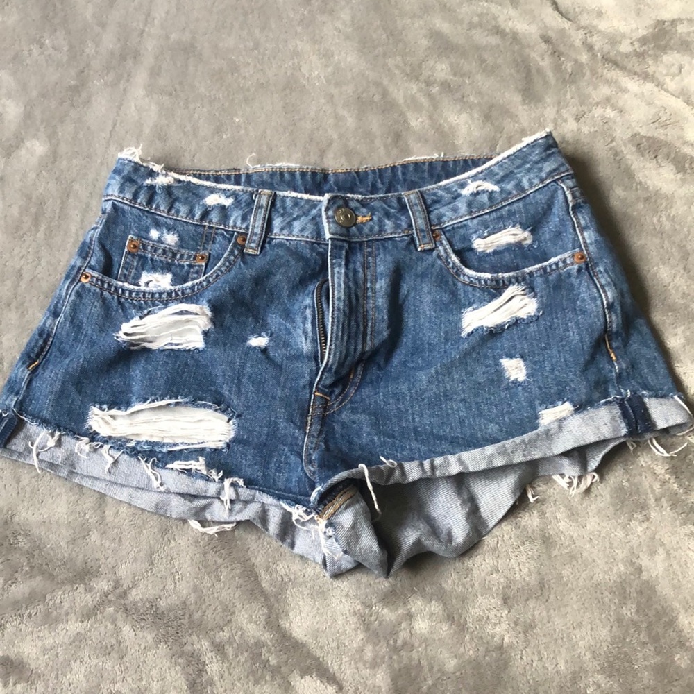 Distressed high rise shorts